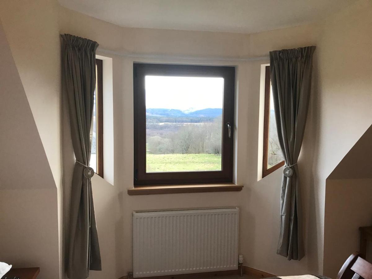 Braeburn B&B Roybridge Buitenkant foto