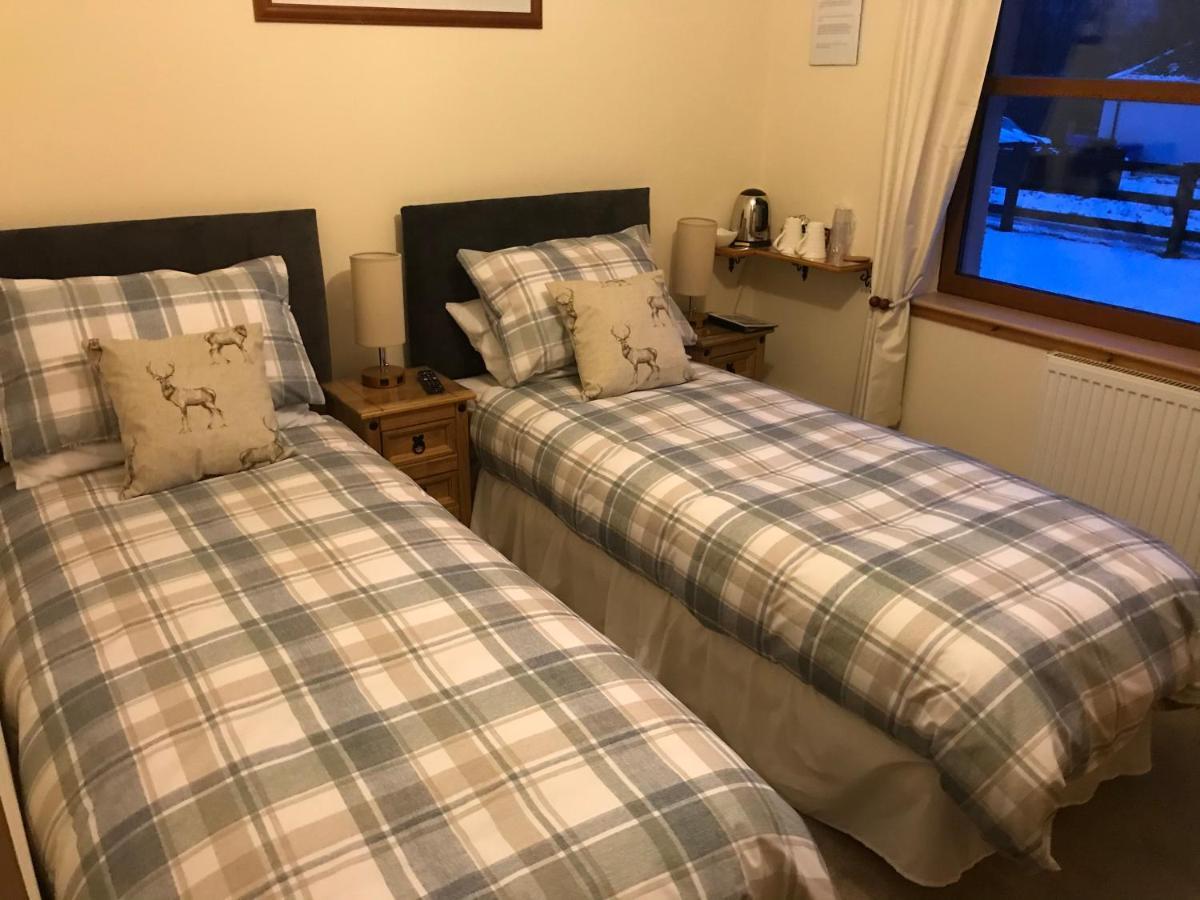 Braeburn B&B Roybridge Buitenkant foto