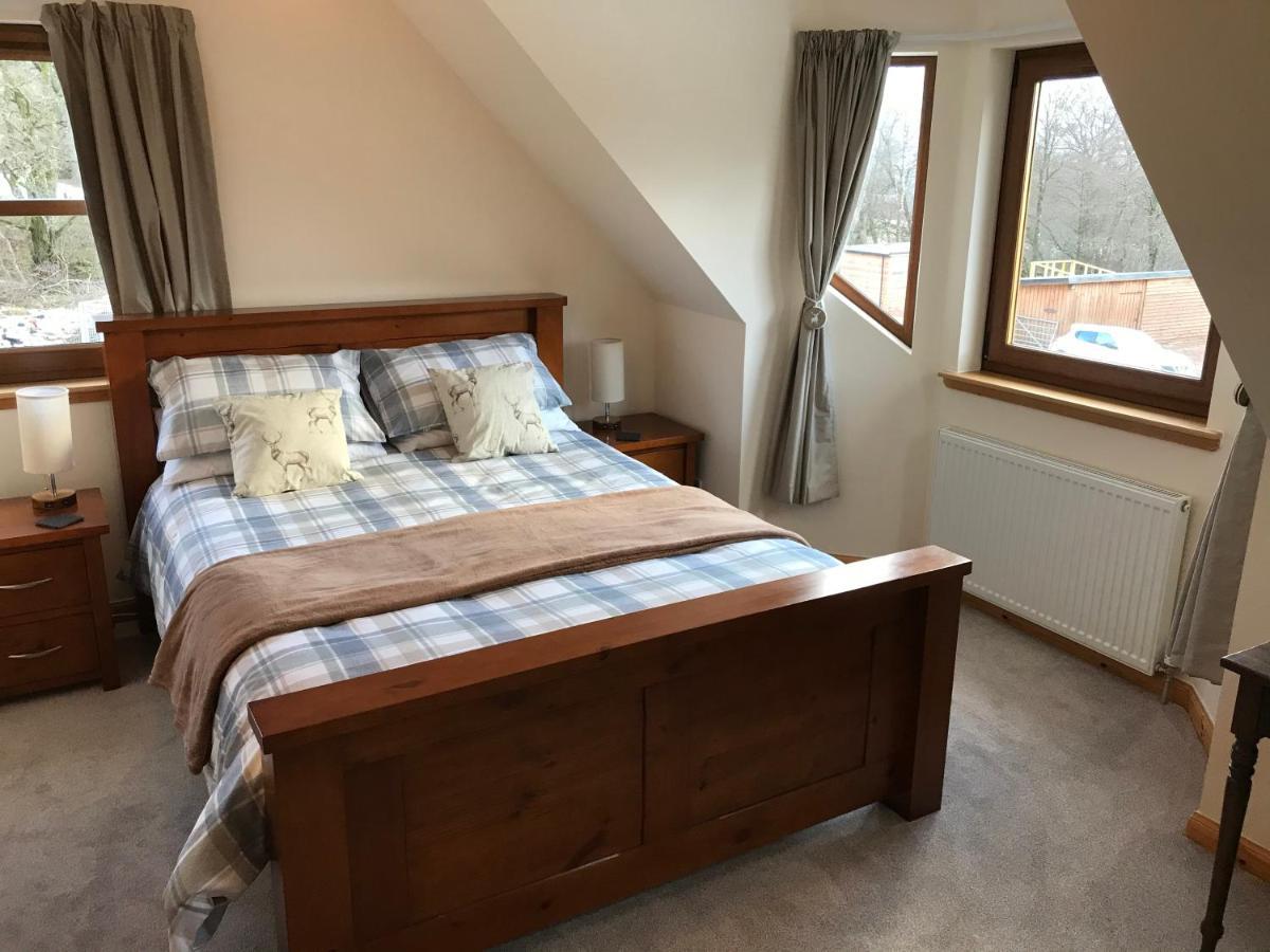 Braeburn B&B Roybridge Buitenkant foto
